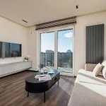 Apartment Air Conditioned With Mountain View, Parking And Balcony By Renters *