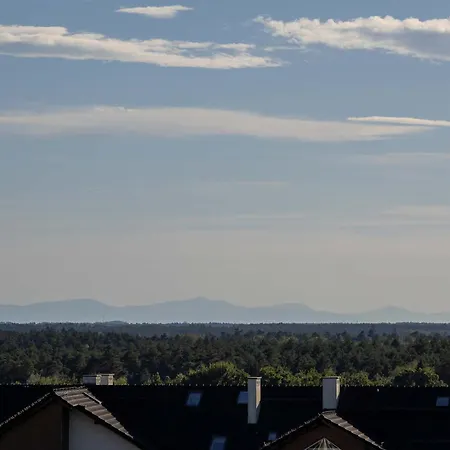 Air Conditioned With Mountain View, Parking And Balcony By Renters Apartment