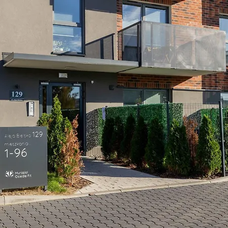 Air Conditioned With Mountain View, Parking And Balcony By Renters 아파트