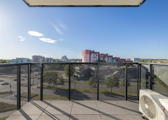 דירה Air Conditioned With Mountain View, Parking And Balcony By Renters טיצ'י